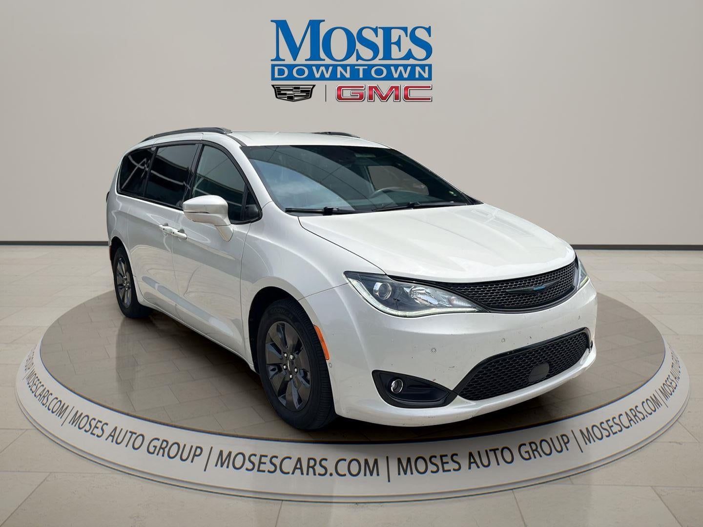 2020 Chrysler Pacifica Hybrid Limited in White — front three-quarter view